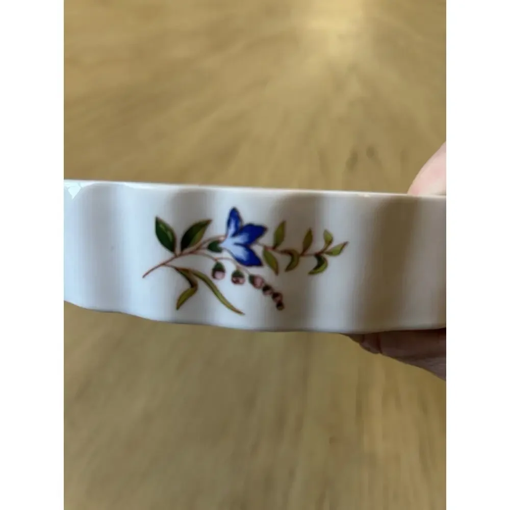 BIA CORDON BLEU QUICHE TART PIE baking dish with SMALL BLUE FLOWERS. 9 7/8
